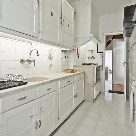 Bmyguest Arroios Lisbon